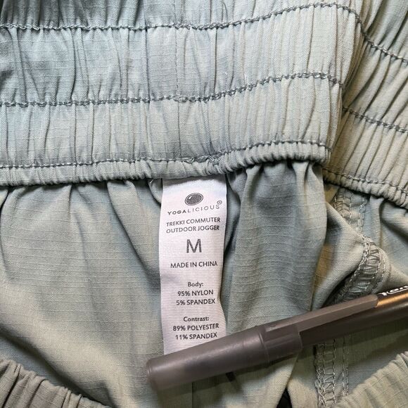 Yogalicious Mint Green Trekki Commuter Outdoor Cargo Joggers Size Medium - Picture 8 of 8